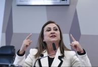 Após filho apoiar adversário no TO, Kátia Abreu diz ter sido pega “de surpresa”