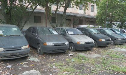 Até carro usado pelo Papa: PF arrecada milhões em leilões de veículos apreendidos