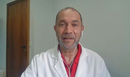 Nas festas, especialista recomenda vacina e máscara tanto contra Covid quanto gripe