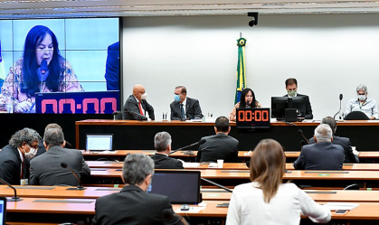 Pré-candidatos a presidente falam sobre as emendas do relator