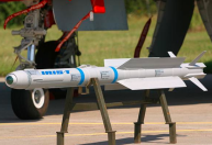 FAB assina contrato para compra de míssil inteligente para aeronave F-39 Gripen