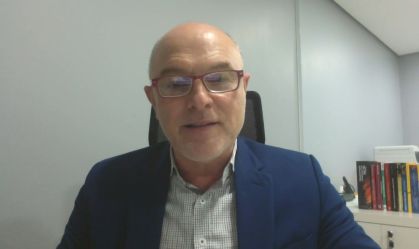 Com Ômicron, não é hora de achar que pandemia acabou, diz ex-presidente da Anvisa
