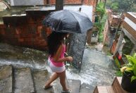 Após enchentes afetarem mais de 430 mil, sul da Bahia espera mais chuvas até 4ª