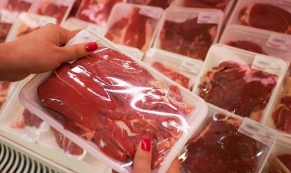 Fim do embargo da carne brasileira é presente para setor, diz diretor da ABAG