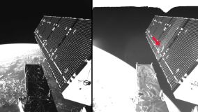 Um dos painéis solares do satélite Sentinel-1 antes (esquerda) e depois (direita) de ser atingido por uma partícula de lixo espacial. O detrito de menos de 5 milímetros gerou uma cratera de 40 centímetros de diâmetro