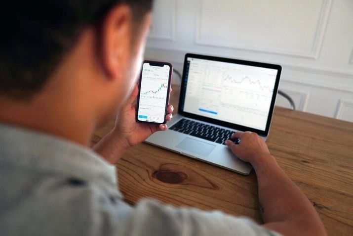 Como operar no home broker? / Shutterstock