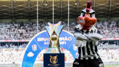 Galo recebeu neste domingo (5) a taça de campeão brasileiro de 2021