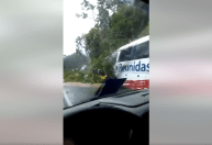 Litoral paulista tem deslizamento, alagamentos e serviços afetados pela chuva