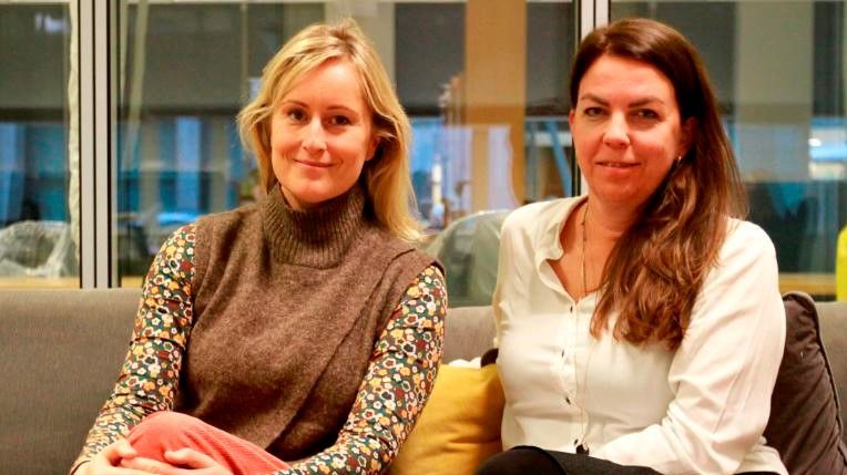 Unnur Anna Valdimarsdóttir e Arna Hauksdóttir são especialistas em saúde pública e epidemiologistas da Universidade da Islândia / Ivana Kottasova