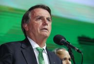 Waack: Bolsonaro só não tirou férias da sanha de atacar a vacinação de crianças
