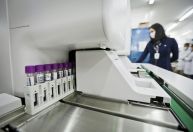 Terapia contra câncer mostra potencial em testes para casos graves de Covid-19