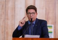 Mario Frias cancela viagem para Rússia em meio à pressão sobre gastos nos EUA