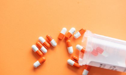 Medicamentos antivirais surgem como esperança para mudar rumo da pandemia