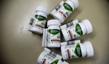 Perda de insumos do Ministério da Saúde soma R$ 2 bilhões desde 2019, diz comissão da Câmara