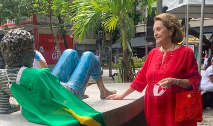 Rio faz ação no Dia Mundial de Combate à Aids ao som de Cazuza