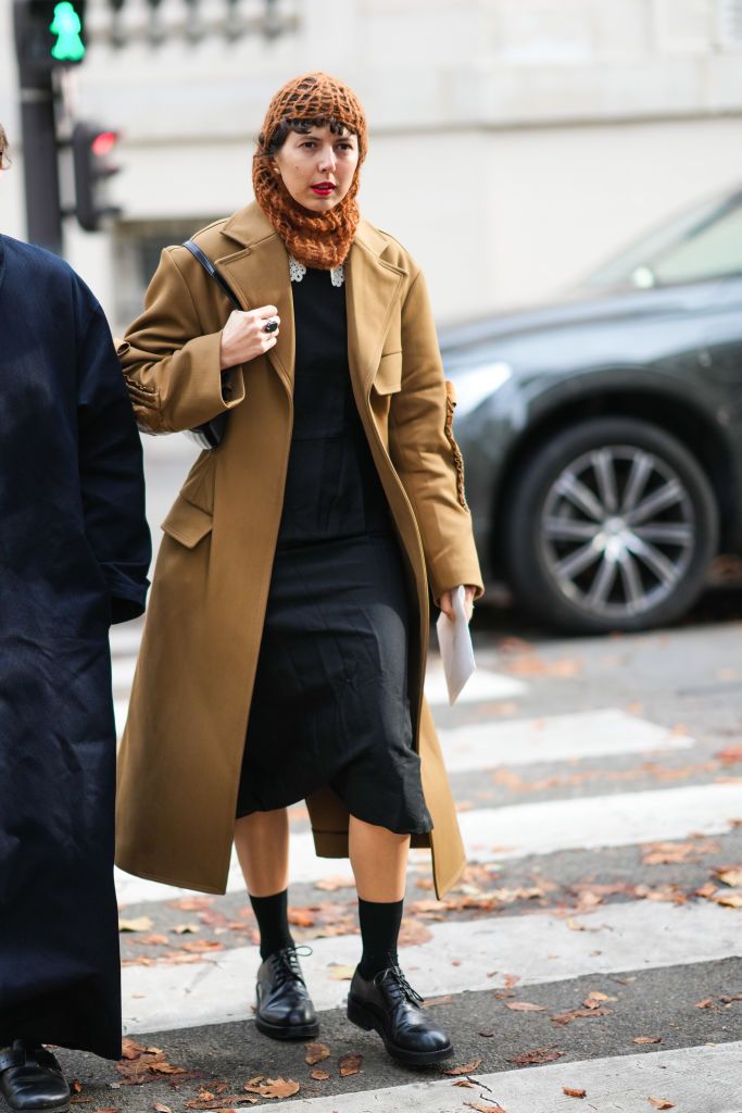 Em Paris, fashionistas adotaram o balaclava como acessório indispensável neste inverno / Getty Images