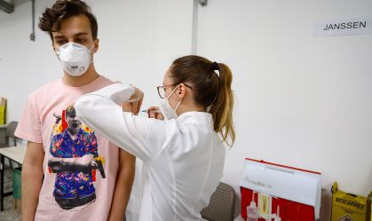 Mais de 69 milhões não tomaram 1ª dose de reforço contra a Covid-19, diz Saúde
