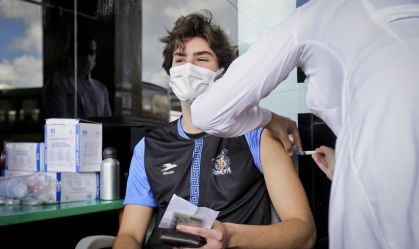 Entenda por que vacinas da Covid-19 protegem mesmo diante das mutações do vírus