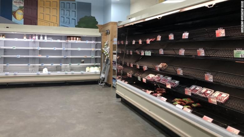 Prateleiras vazias no supermercado Trader Joe's em Nova York, em 8 de janeiro de 2022 / Reprodução