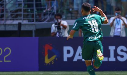 Ex-Palmeiras quebra recorde e é o mais rápido do mundo no futebol; veja