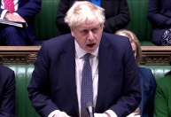 Premiê britânico pede desculpas por participar de festa durante lockdown