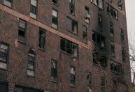 Vítimas do incêndio em Nova York morreram por inalação de fumaça, diz legista