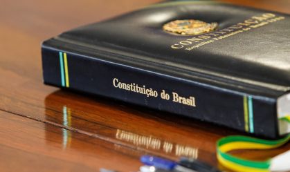 Com 18 reeleitos, governadores tomam posse neste domingo (1°)