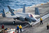 Queda de jato em porta-aviões dos EUA no Mar da China deixa 7 feridos