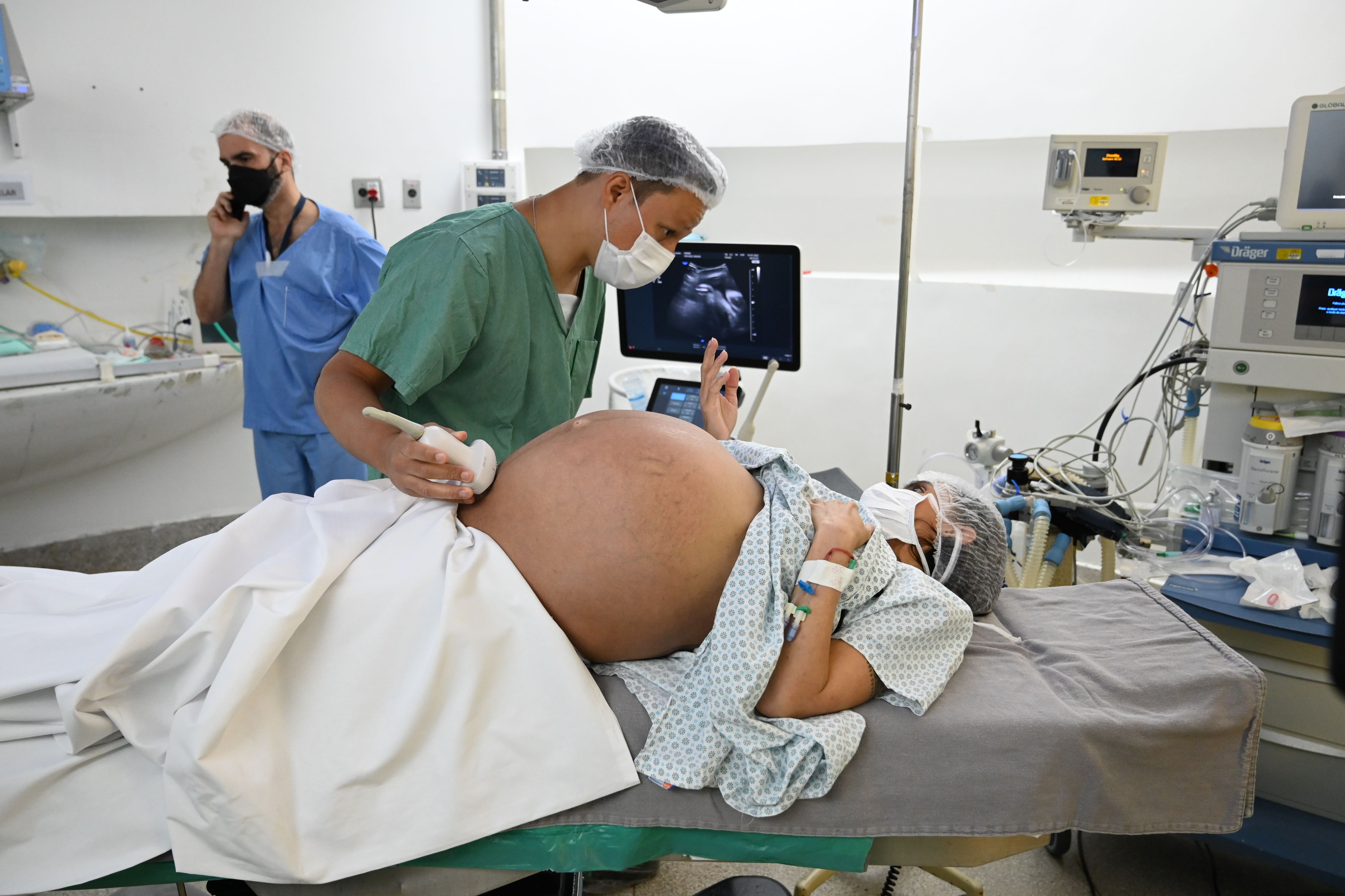 Yanike durante acompanhamento médico / Comunicação SMS
