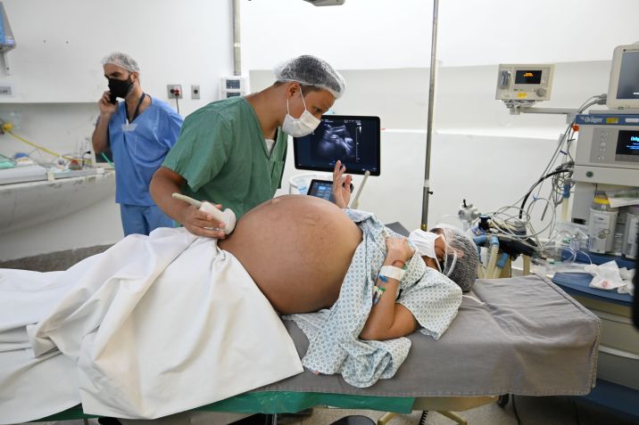 Yanike durante acompanhamento médico / Comunicação SMS