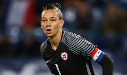 Goleira do Chile atinge 100 jogos pela seleção em amistoso sem torcida e transmissão na TV
