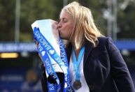 Do luto ao ouro: a história de Emma, técnica dos EUA no futebol feminino