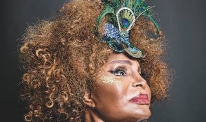 Elza Soares usou sua voz para falar de fome, racismo e violência
