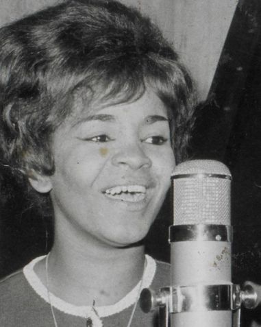 Elza Soares começou a cantar aos 13 anos / Wikimedia Commons