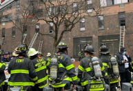 Incêndio em prédio de Nova York 17 deixa mortos, diz prefeito