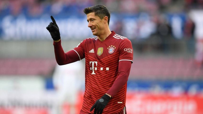 Robert Lewandowski, enquanto jogador do Bayern de Munique, ganhou o The Best pela segunda vez consecutiva / Reprodução/Twitter Bayern de Munique