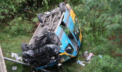VAN CAI VIADUTO LINHA VERMELHA