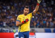 Sem acordo de novo contrato, Fábio deixa Cruzeiro após 17 anos: “Gratidão e dor”