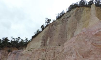 Destino turístico da Bahia emite alerta para risco de desmoronamento de falésia