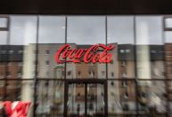 Coca-Cola prepara novo visual para suas latinhas