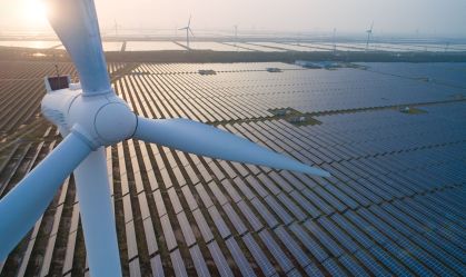 Energias eólica e solar batem recorde de 10% do que é gerado no mundo, diz relatório