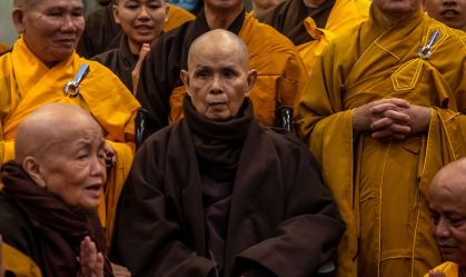 Monge Thich Nhat Hanh, ativista e mestre da atenção plena, morre aos 95 anos