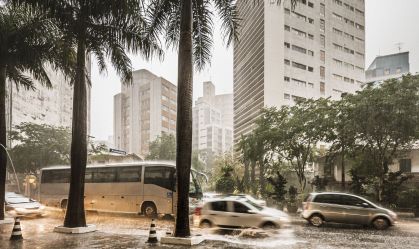 Entenda como funciona o seguro de carro contra enchentes