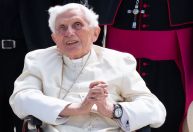 Papa Bento XVI sabia de padres que abusaram de crianças, acusa investigação