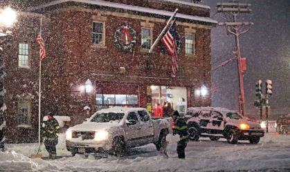 Tempestades de neve nos EUA fecham escolas e causam alerta