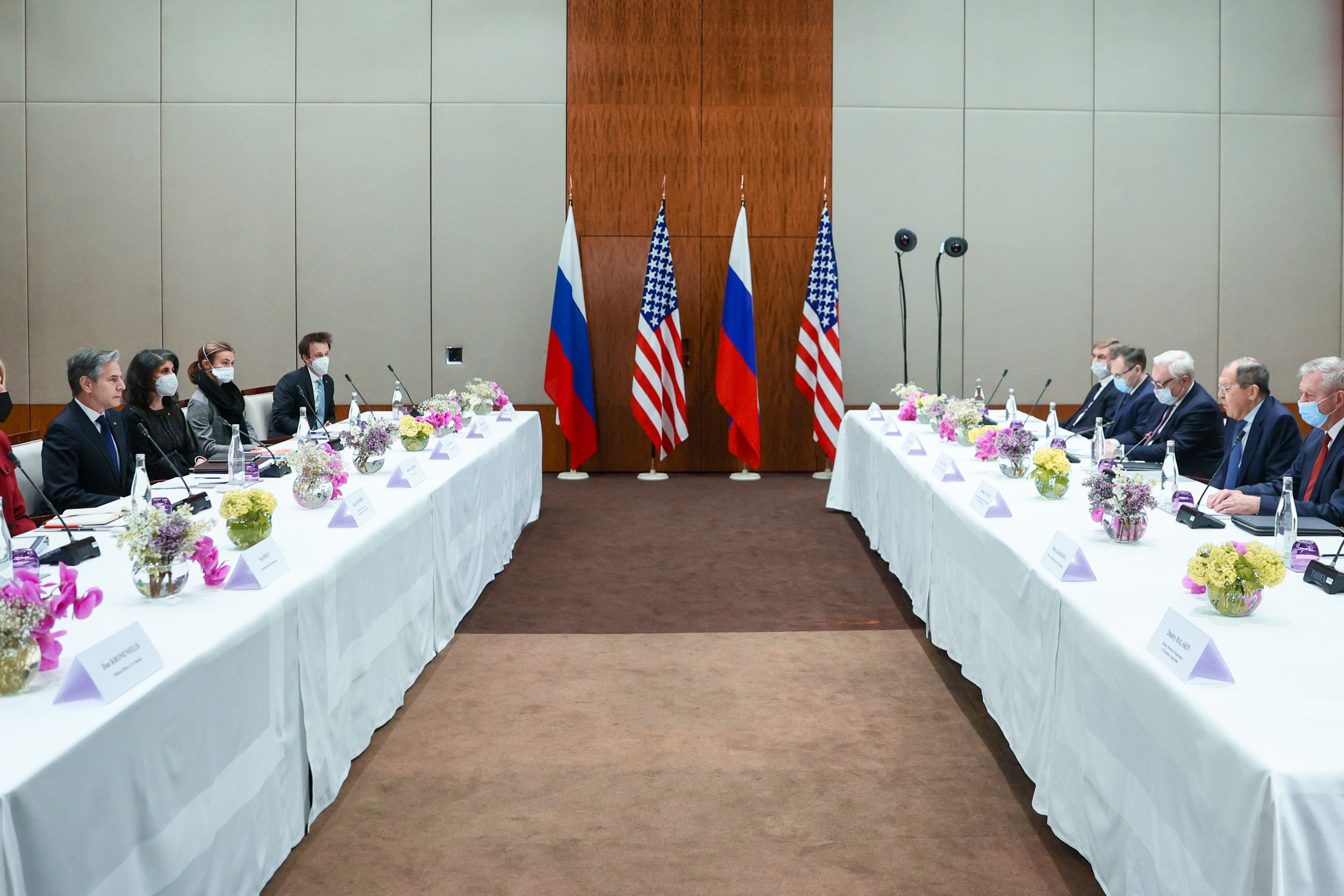 US, Russia begin talks in Geneva eying easing in Ukraine tensions