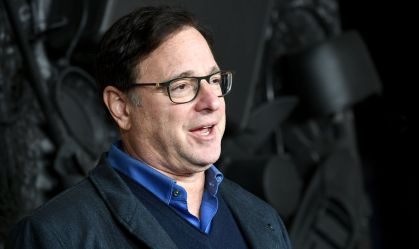 Ator Bob Saget, 65, foi encontrado morto neste domingo (9)