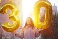 Chegou aos 30? Saiba como se planejar para ter dinheiro agora e no futuro