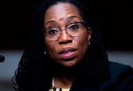 Biden indica Ketanji Brown Jackson para ser primeira mulher negra na Suprema Corte dos EUA
