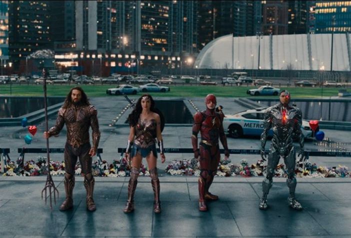Jason Momoa, Gal Gadot, Ezra Miller, e Ray Fisher no filme "Liga da Justiça" (2017) / Divulgação/Warner Bros